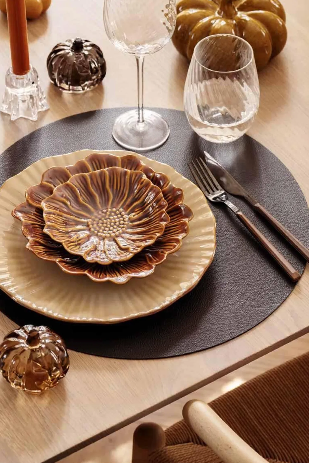 Tallerken Bloom flower 15cm Cognac