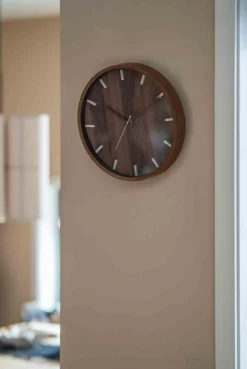 Veggklokke Mahogany 30cm